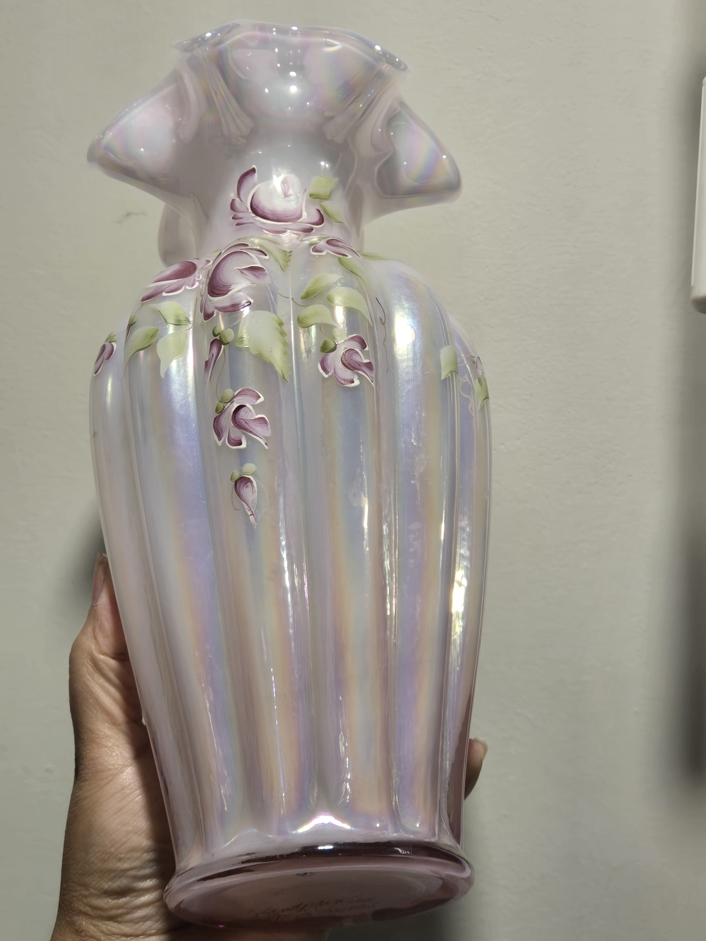 Rare Vintage Fenton Hand Painted Irredescent Pink Vase Signed Artist Jo Lynch - Picture 8 of 10
